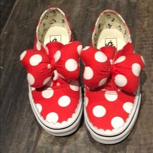 Minnie Mouse bow Vans